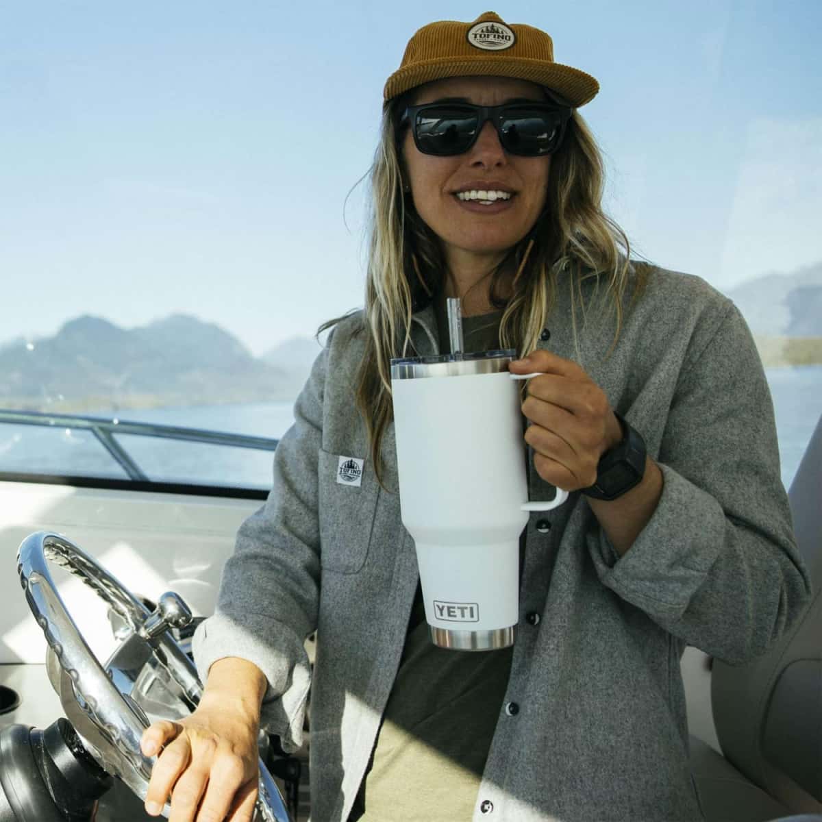 YETI Rambler 42 oz Tumbler with Handle and Straw Lid, Travel Mug Water Tumbler, Vacuum Insulated Cup with Handle, Stainless Steel, Wild Vine Red